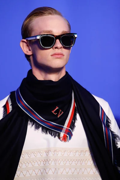 Look 33